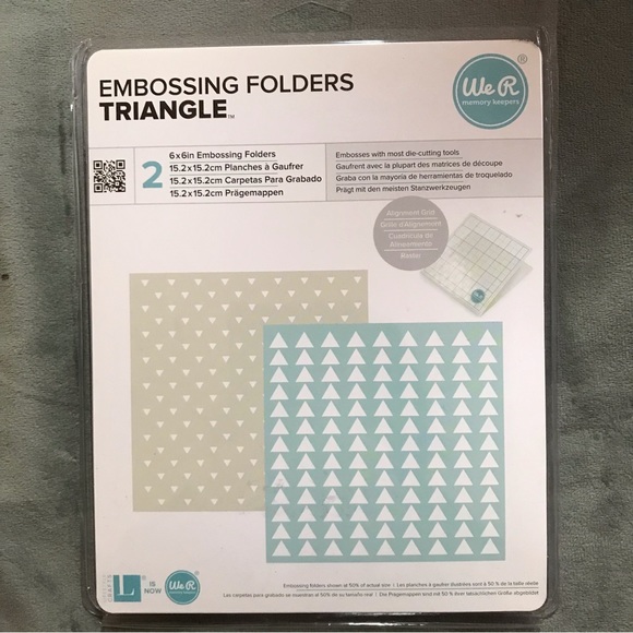 We r memory keepers 2 pk 6" x 6" embossing folders - triangle - Picture 2 of 4